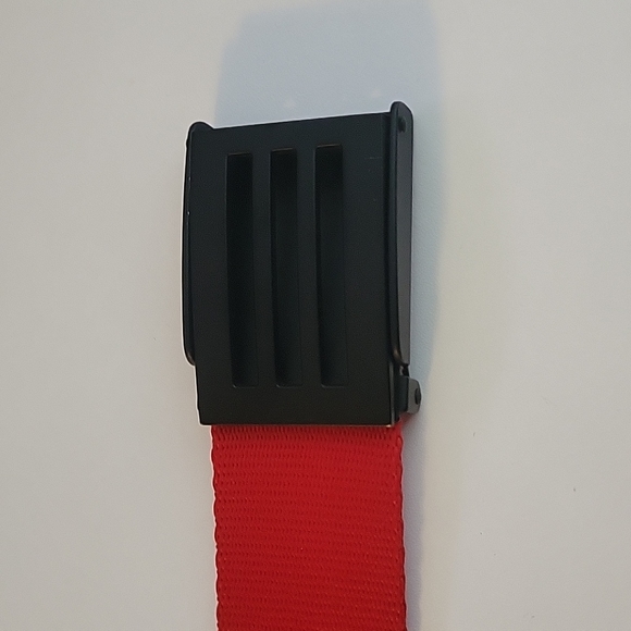 Adidas red belt 10/16 - Picture 4 of 4